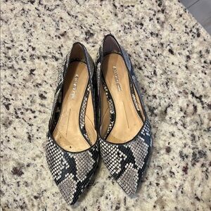 Gianni Bini Black and Cream Snakeskin Flats